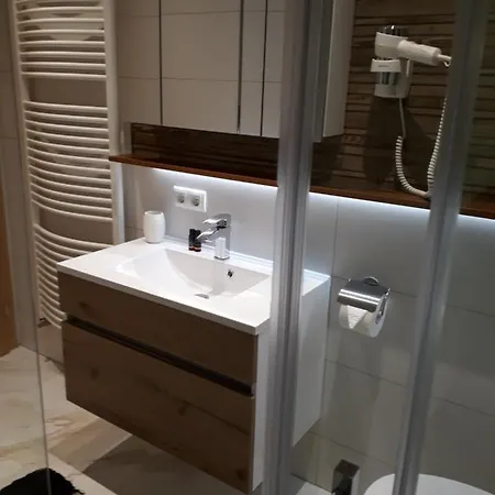 아파트 Fortuna With Air Conditioning 살펠덴암스타이너르넨미어